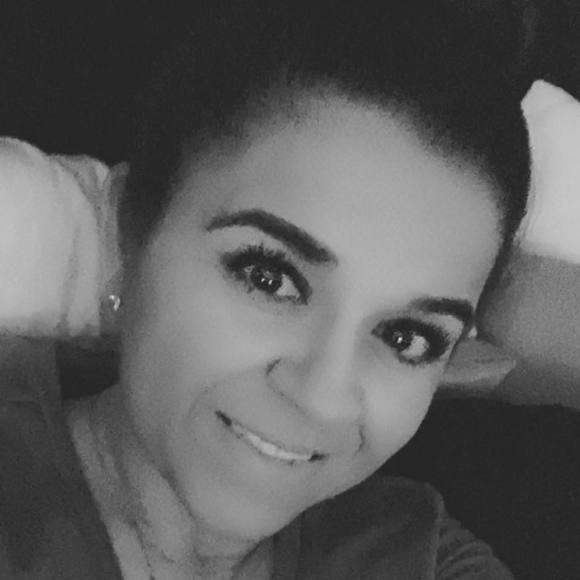 Meet your Posher, Janet - Picture 1 of 1